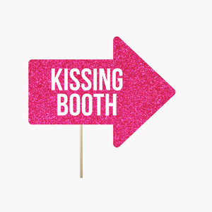 Arrow "Kissing booth"